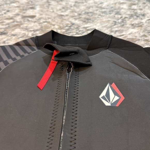 Volcom | Swim Deadly Stones Neoprene Wetsuit Jacket in Black Gray Rash-guard XS - Picture 8 of 14